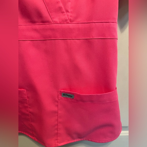 Grey’s Anatomy by Barco Pink XS Riley Mock wrap V-Neck Scrubs Top. Pockets - Picture 2 of 7